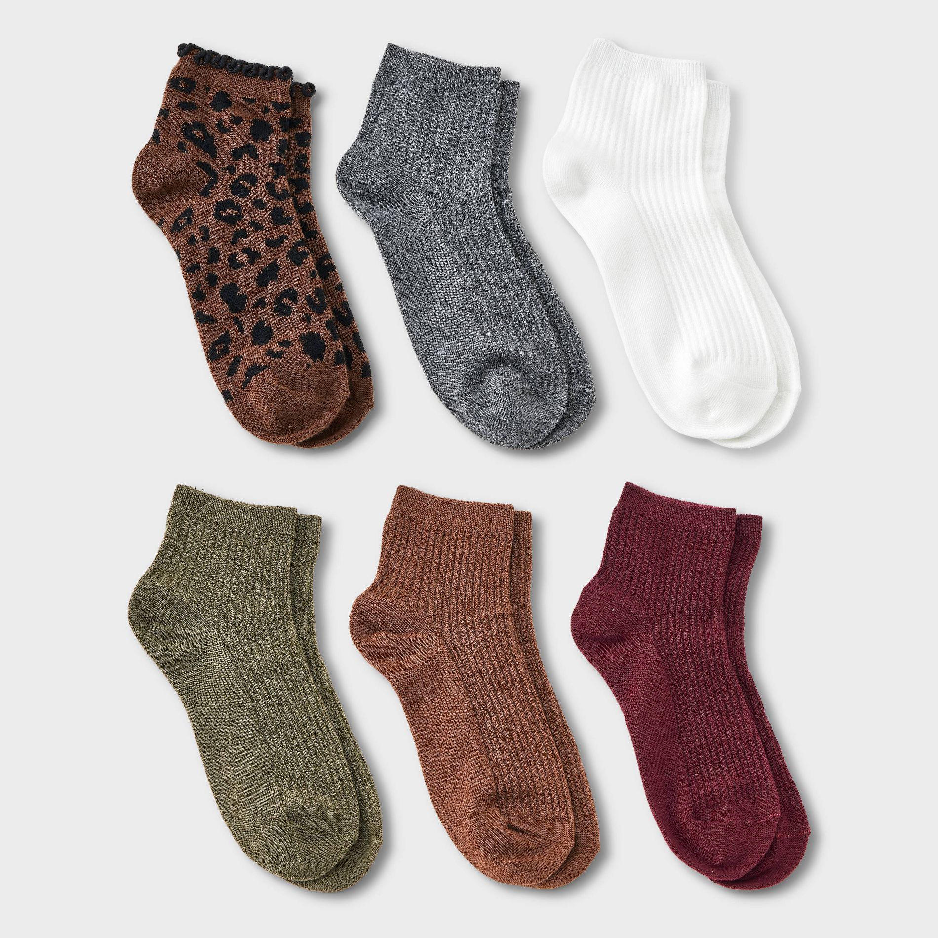 Girls' 6pk Textured Scallop Edge Ankle Socks - art class™ Brown/Green/Gray