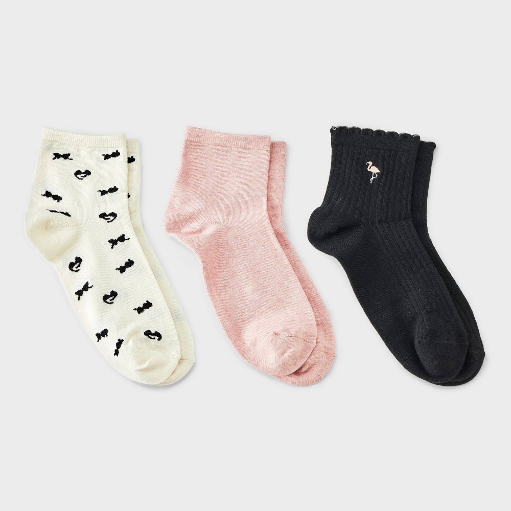 Women'sScallop Rib Embroidered Icon Flamingo Ankle Socks - A New Day™ Colorful Mix