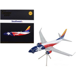 Boeing 737-700 Commercial Aircraft w/Flaps Down Texas Flag Livery "Gemini 200" Series 1/200 Diecast Model Airplane by GeminiJets - 1 of 4