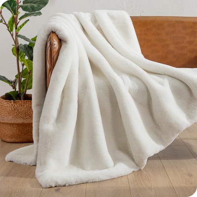 White deals furry blanket