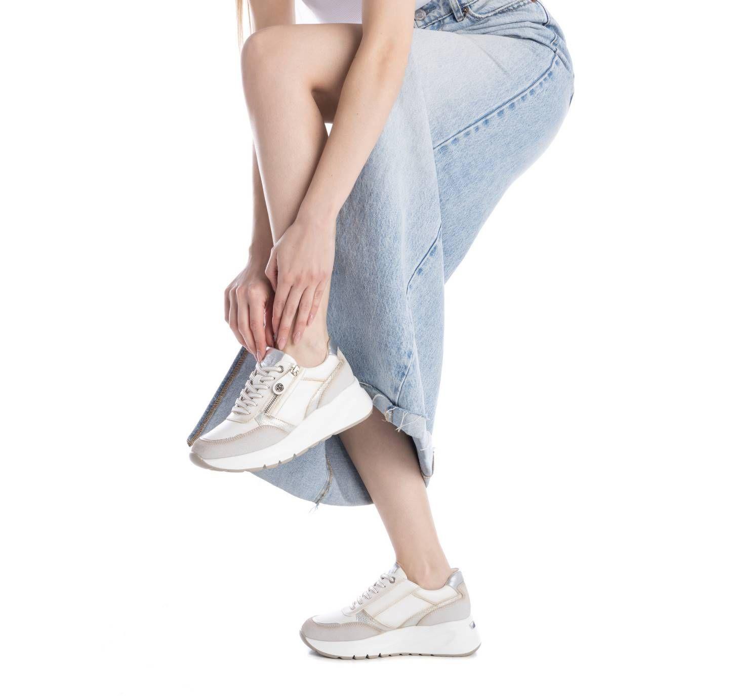 Женские кроссовки XTI Fashion Casual Sneakers with side zipper 143896 White, цвет: Белый — фото 2