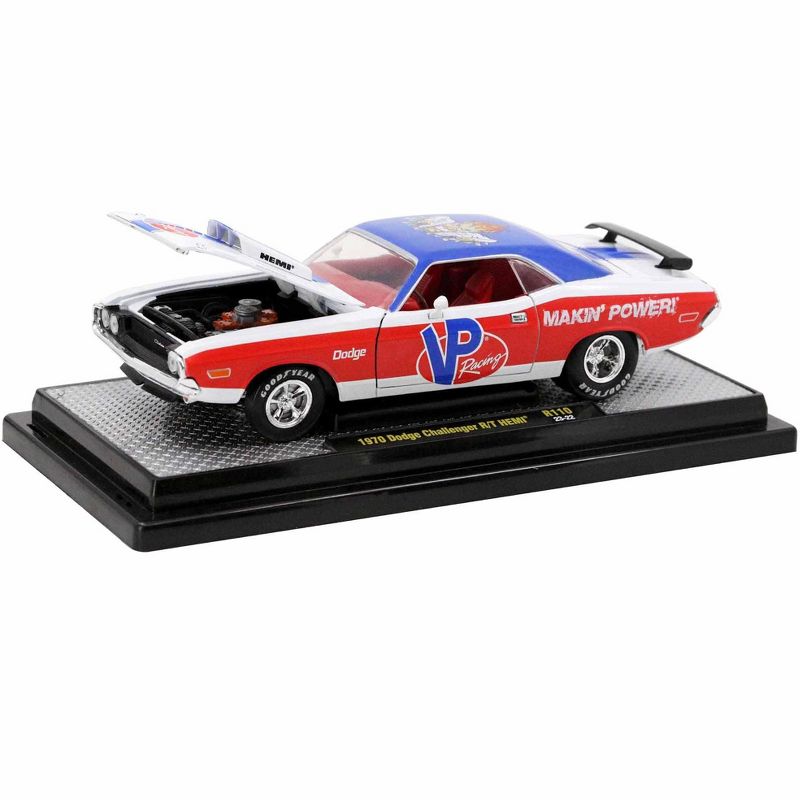 1970 Dodge Challenger R/T Hemi White w/Red & Blue w/Red Interior Ltd Ed to 5710 pieces 1/24 Diecast Model Car by M2 Machines, 2 of 4