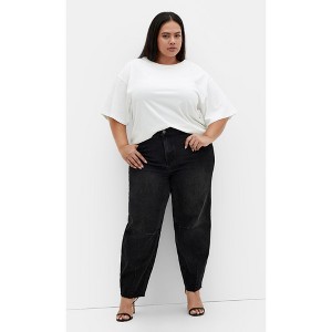 Women's Plus Size Harley Saige Wide Leg Crop Jean - black | CITY CHIC - 1 of 4