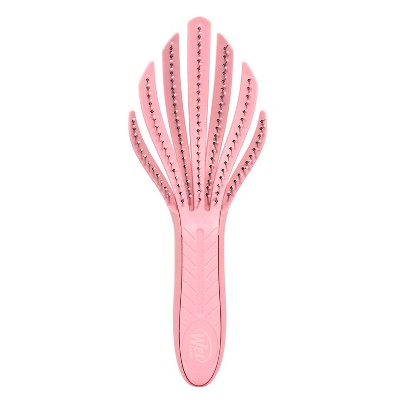 Sasha Finds: A Hair-Loving Hairbrush