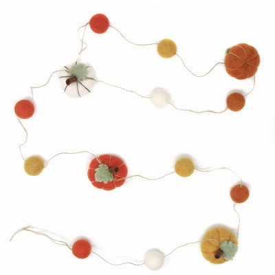 Slickblue 35" Handmade Wool Felt Pumpkin Garland for Halloween & Autumn Décor – Orange, Yellow, White