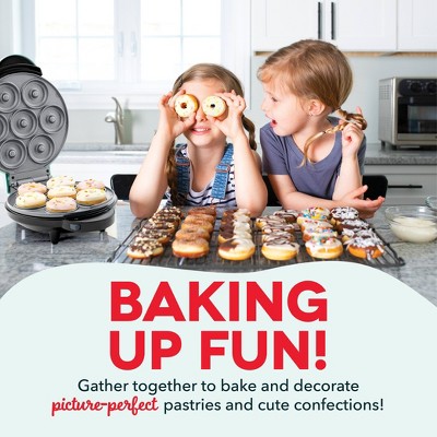 Dash MultiMaker Treat Maker System with Waffle Bite, Mini Donut, & Mini Cupcake Plates Cream: Nonstick, 7 Cavities, 800W❗MAY HAVE MISSING PIECES❗❗ NEEDS CLEANING❗