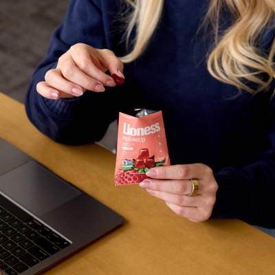 Lioness Pick Me Up Strawberry Fruit Snacks - 3.4oz/4ct