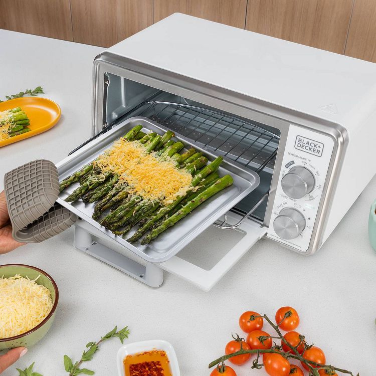 BLACK+DECKER Crisp &#8216;N Bake Pro 4 Slice Air Fry Toaster Oven, 5 of 6