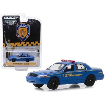 2006 Ford Crown Victoria "New York City Taxi and Limousine Commission" ("TLC") Blue 1/64 Diecast Model Car by Greenlight