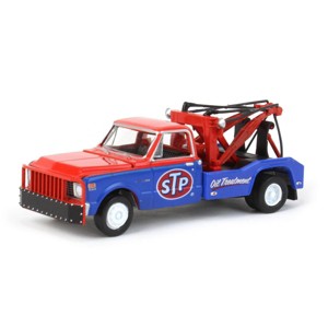 Greenlight Collectibles 1/64 1971 Chevrolet C-30 Wrecker Tow Truck STP Oil Dually Drivers 11 46110-B - 1 of 4