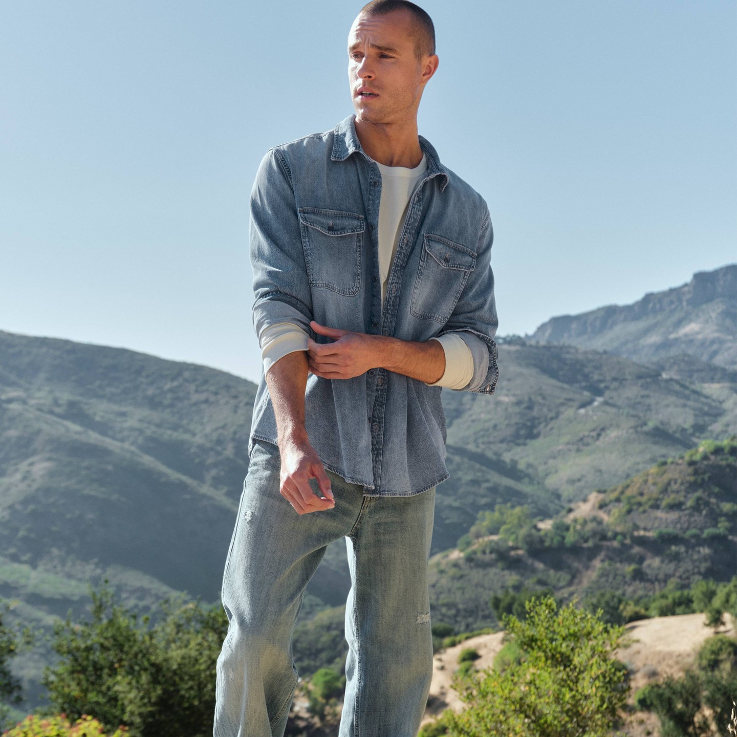 Мужская рубашка Goodfellow & Co Denim Long Sleeve Layer Button-Down, цвет: Джинсовый — фото 5