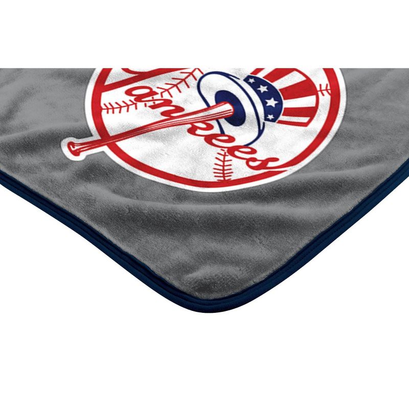 MLB New York Yankees 46&#34;x60&#34; Spirited Silk Touch Throw Blanket, 2 of 4