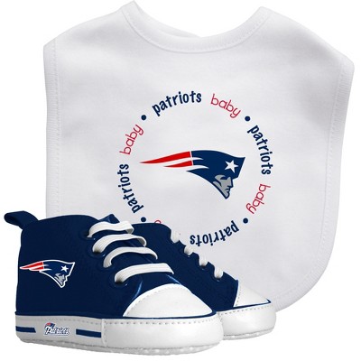 MasterPieces NFL New England Patriots Baby Fanatic Bib & Pre-Walkers Set