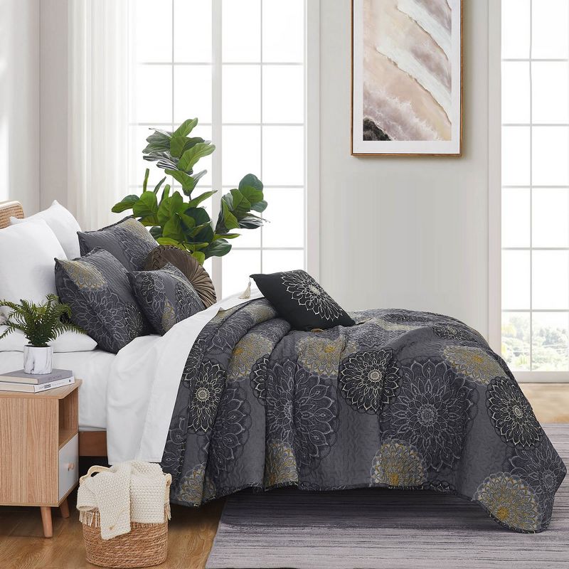 Southshore Fine Living Midnight Floral Oversized 6-Piece Quilt Bedding Set with coordinating shams, 1 of 7