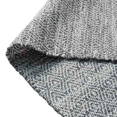 Gray 5' x 7' Handwoven Diamond Pattern Synthetic Area Rug