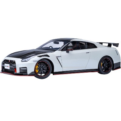 2022 Nissan GT-R (R35) Nismo Special Edition RHD Brilliant White Pearl with  Carbon Hood and Top 1/18 Model Car by Autoart