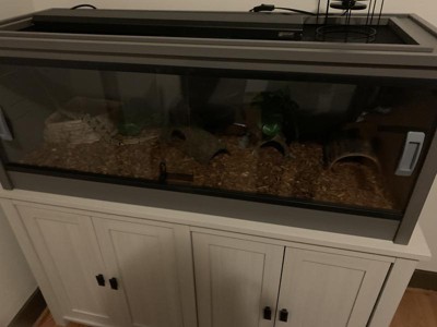 Target aquarium outlet stand