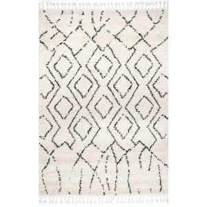 Nuloom Erin Moroccan Diamond Tassel Indoor Area Rug, 4' x 6', Off White - 1 of 4
