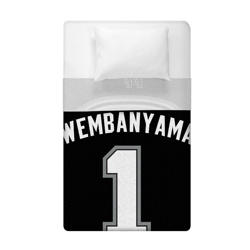 Sleep Squad San Antonio Spurs Victor Wembanyama 60 x 80 Raschel Plush Blanket, 4 of 6