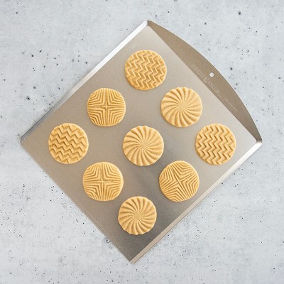 Silver Aluminum Non-Stick Rectangular Cookie Sheet