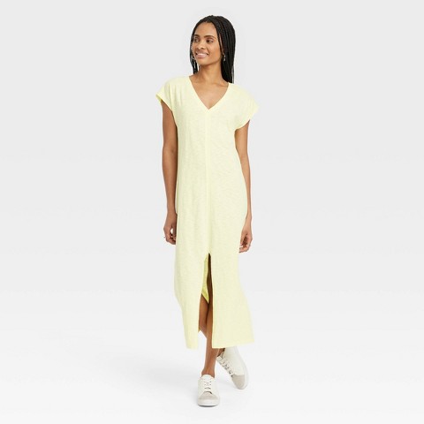 Женские платья Universal Thread Women's Short Sleeve Midi T-Shirt Dress - Universal Thread™ Yellow L: Cotton V Neck Pullover, Dolman Sleeve, Machine Wash