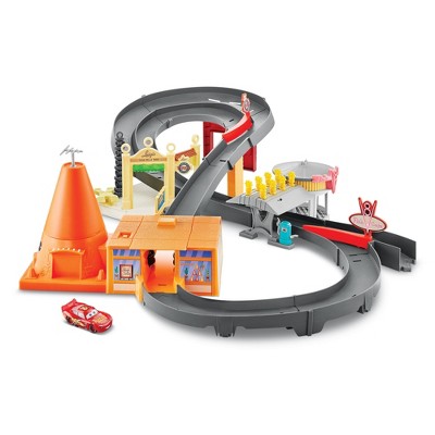 cars lightning mcqueen race track playset