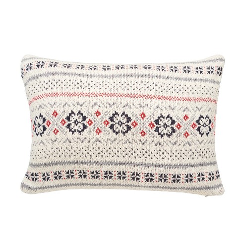 Christmas Snowflakes Throw Pillow Covers & Insert (Set of 4) - On Sale -  Bed Bath & Beyond - 34737304