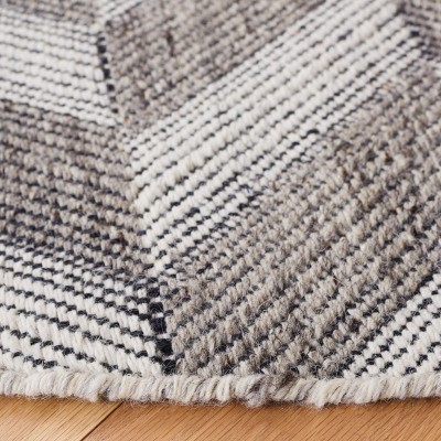 Bohemian Nomad Gray Wool 6' Round Handwoven Area Rug