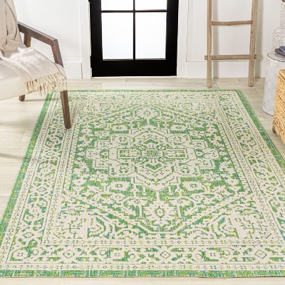 Sinjuri Cream/Green Medallion 4'x6' Synthetic Indoor/Outdoor Rug