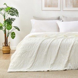 Cozy Bliss Seersucker Cooling Comforter – Lightweight Blanket Breathable & Soft Summer Bedding for Hot Sleepers - 1 of 4