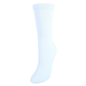 CTM Women's Cushioned Diabetic Crew Socks (3 Pair Pack) - 1 of 4