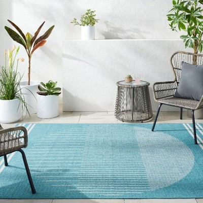 Heathr Turquoise and Ivory Geometric Synthetic Area Rug 2'5" x 4'5"