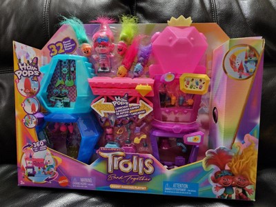 Mattel ​DreamWorks Trolls Band Together Toys, Mount Rageous Playset with Queen Poppy Small Doll & 25+ Accessories, 4 Hair Pops ( Exclusive)