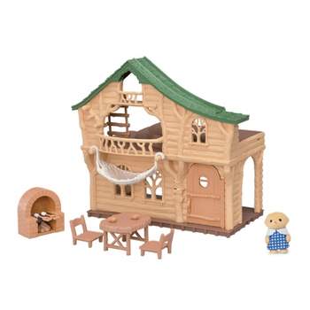 Calico Critters Lakeside Lodge Gift Set, Dollhouse Playset with Figure and Furniture