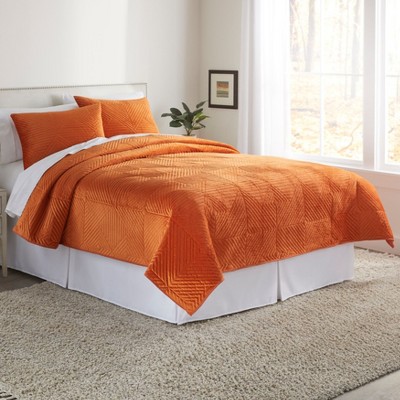 BrylaneHome Geo Diamond Velvet Quilt