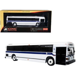 MCI Classic City Bus MTA New York City Suburban "BXM11 Pelham Parkway" 1/87 Diecast Model by Iconic Replicas - 1 of 3