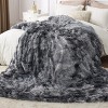 Bedsure | PV Fleece Blanket  a Chic Addition with Brushed Longfur - 4 of 4