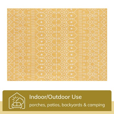 Yellow and White Flatweave Synthetic 5' x 7' Area Rug