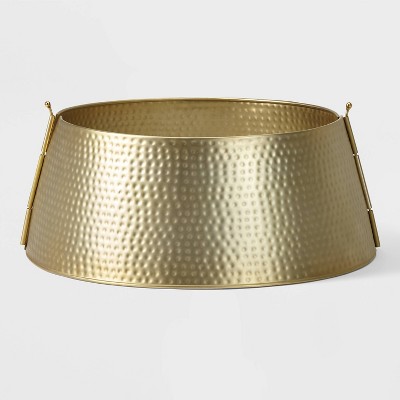 Photo 1 of 25in Metal Hammered Christmas Tree Collar Gold - Wondershop