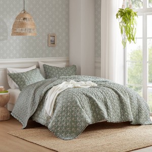 AENKYO All-Season Quilt Set, King 3-Piece Reversible Floral Bedding in Sage Green, Lightweight Microfiber with Matching Shams - 1 of 4