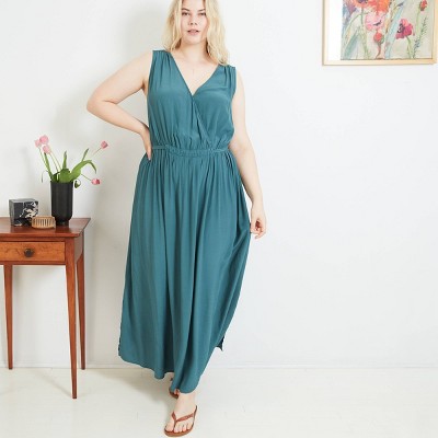 green sleeveless maxi dress