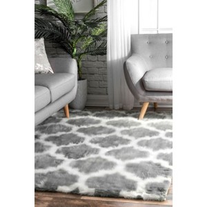 Nuloom Faux Sheepskin Shaunna Shags Indoor Area Rug - 1 of 4