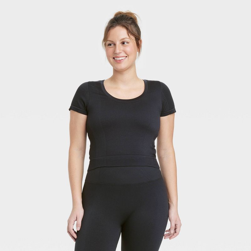 Women's Seamless Cropped Short Sleeve Top - All In Motion™, 4 of 9