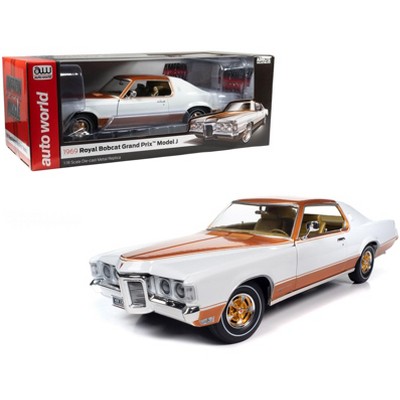 1969 Pontiac Royal Bobcat Grand Prix Model J Cameo White w/Gold Hood & Top w/Gold Interior 1/18 Diecast Model Car by Auto World