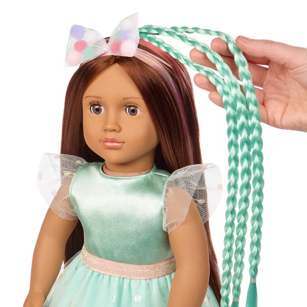 Muñeca Our Generation Angelina de 18" con cabello que crece, clips para el cabello y libro de peinados 6