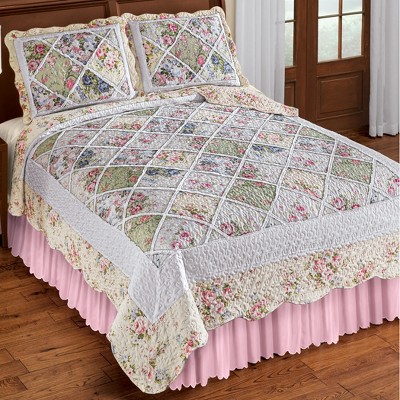 Full White Reversible Floral Patchwork Quilt Set
