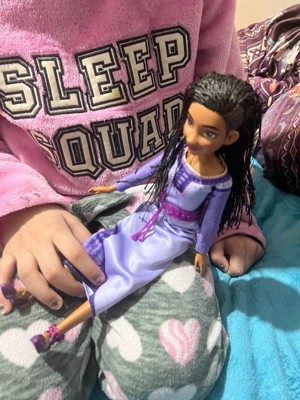  Mattel Disney Wish Asha of Rosas Posable Fashion Doll with  Natural Hair, Including Removable Clothes, Shoes, and Accessories : Toys &  Games