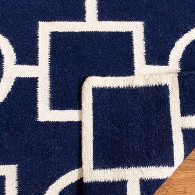 Handmade Off-White Geometric Wool 6'x6' Square Area Rug