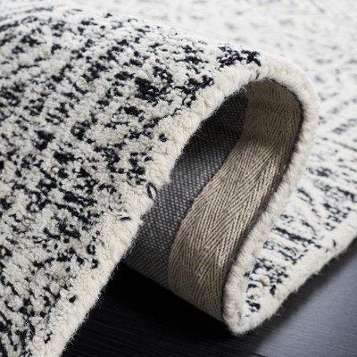 Hand-Tufted Abstract Round Wool Rug in Black/Ivory, 5' Diameter