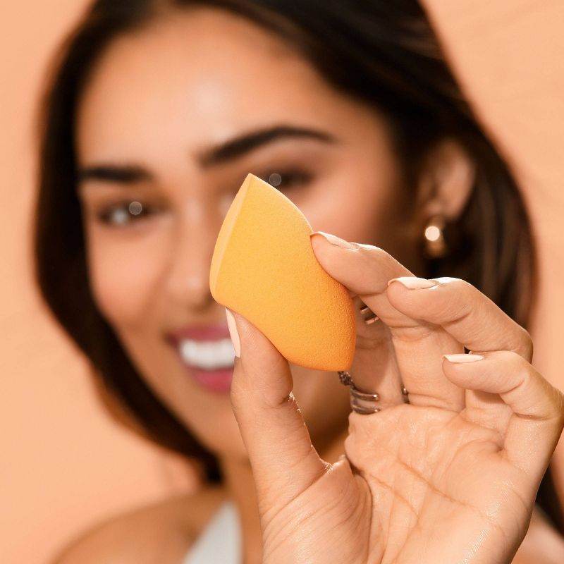 Real Techniques Miracle Complexion Makeup Sponge, 6 of 17